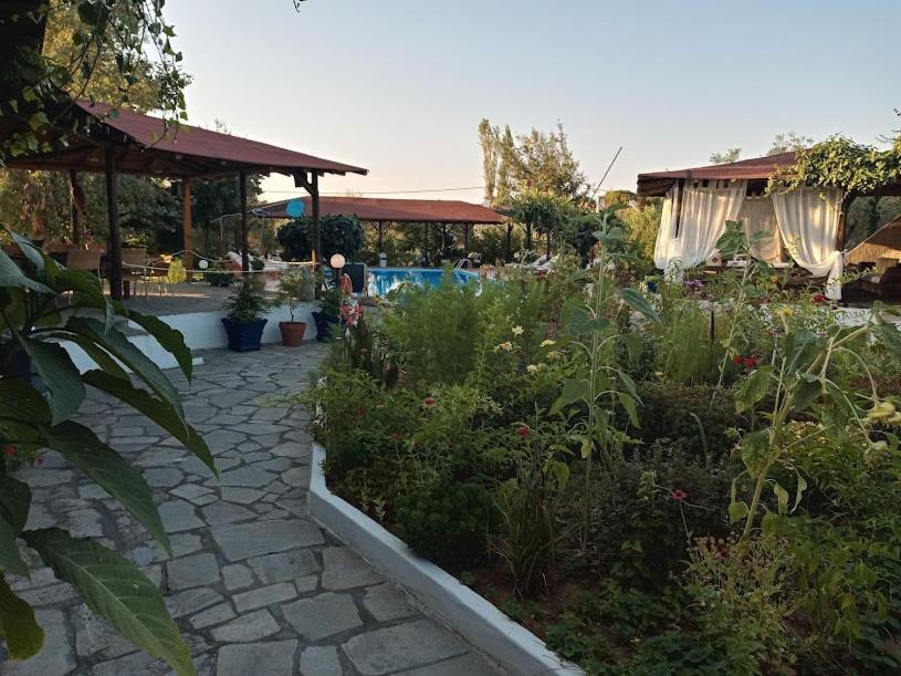 Kissos Apartments Вурвуру Екстериор снимка